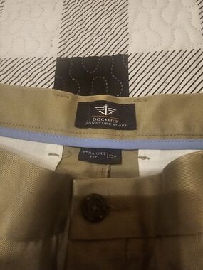 Dockers Signature Khaki Straight Fit Men’s Khaki Pants